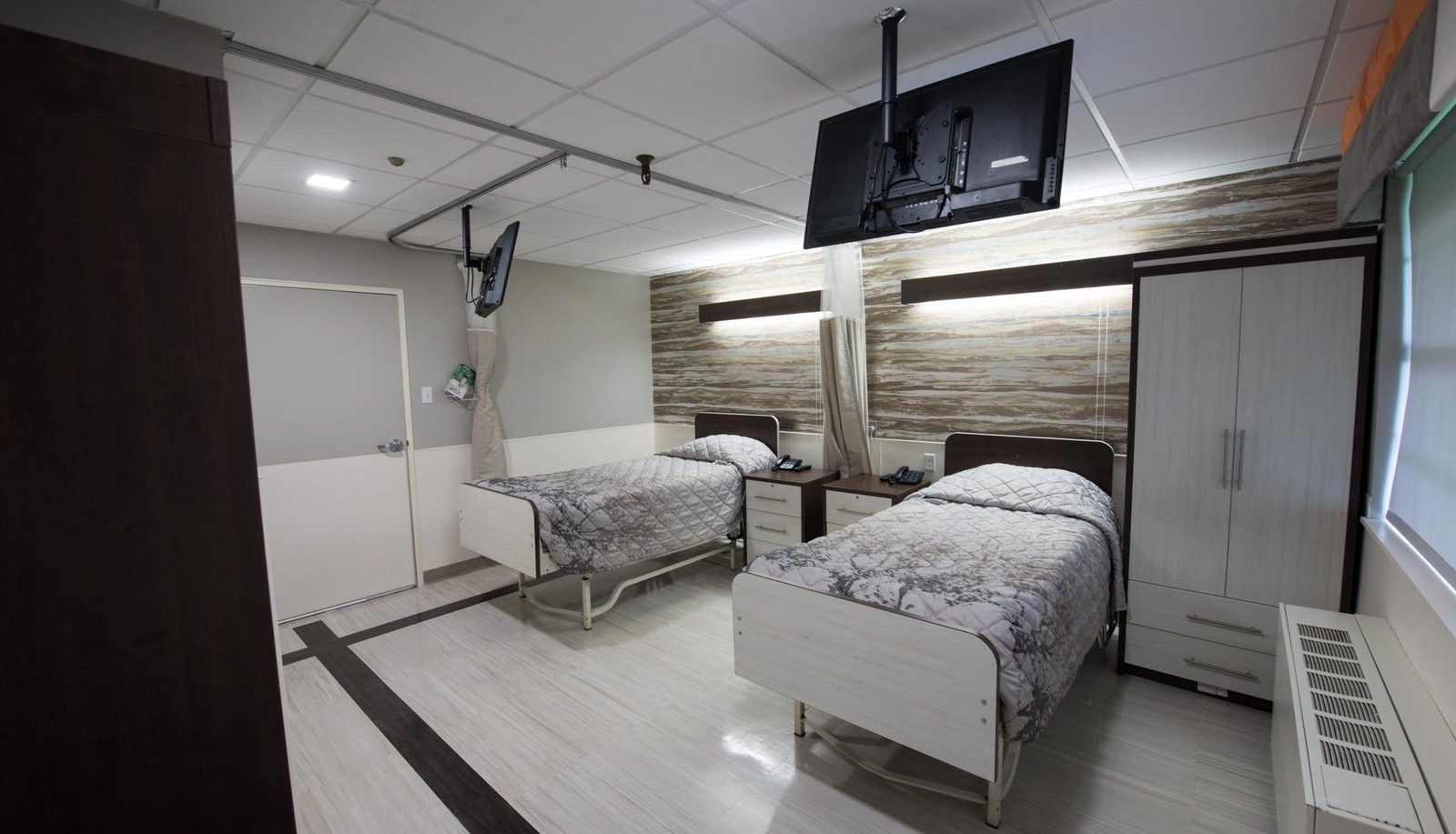 Laurel Manor Healthcare and Rehabilitation Center photo 1