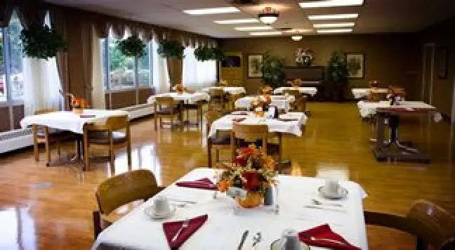 Crest Manor Living And Rehabilitation Center photo 3