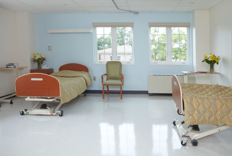 Jamaica Hospital Nursing Home photo 3