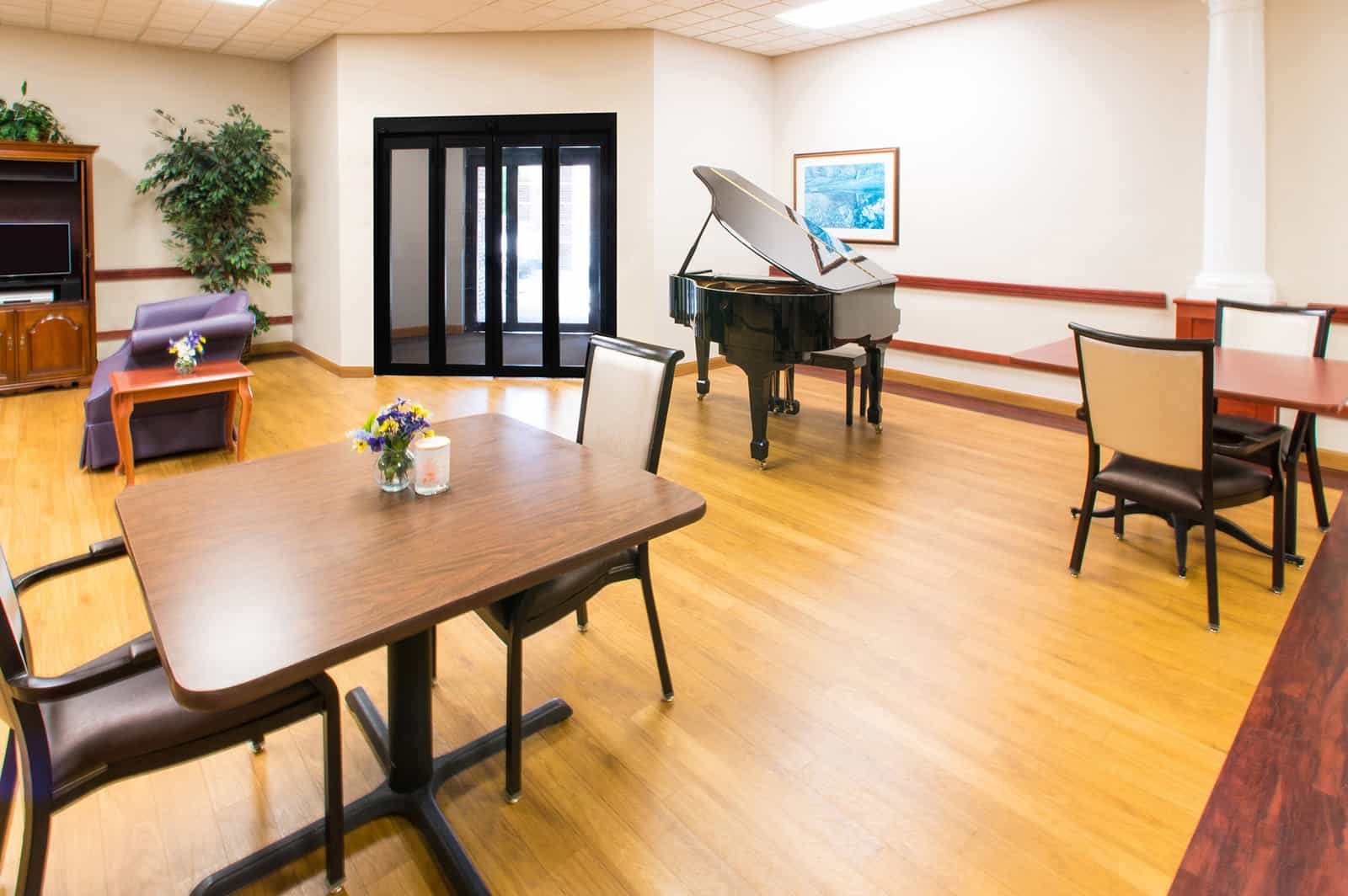 Kenwood Terrace Care Center photo 4