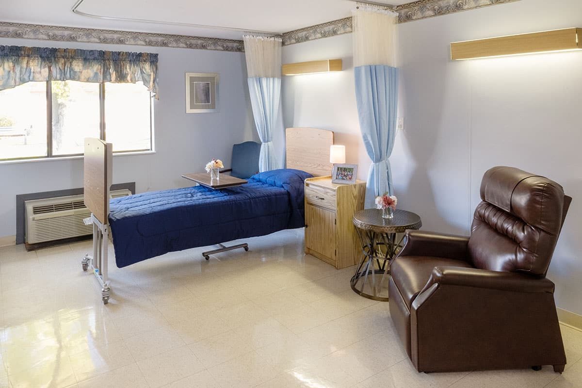 Willow Knoll Post-Acute and Senior Living photo 3