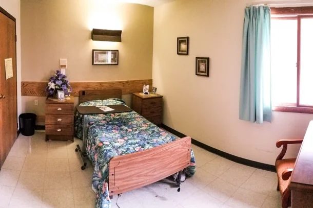 Valley Oaks Care Center photo 4