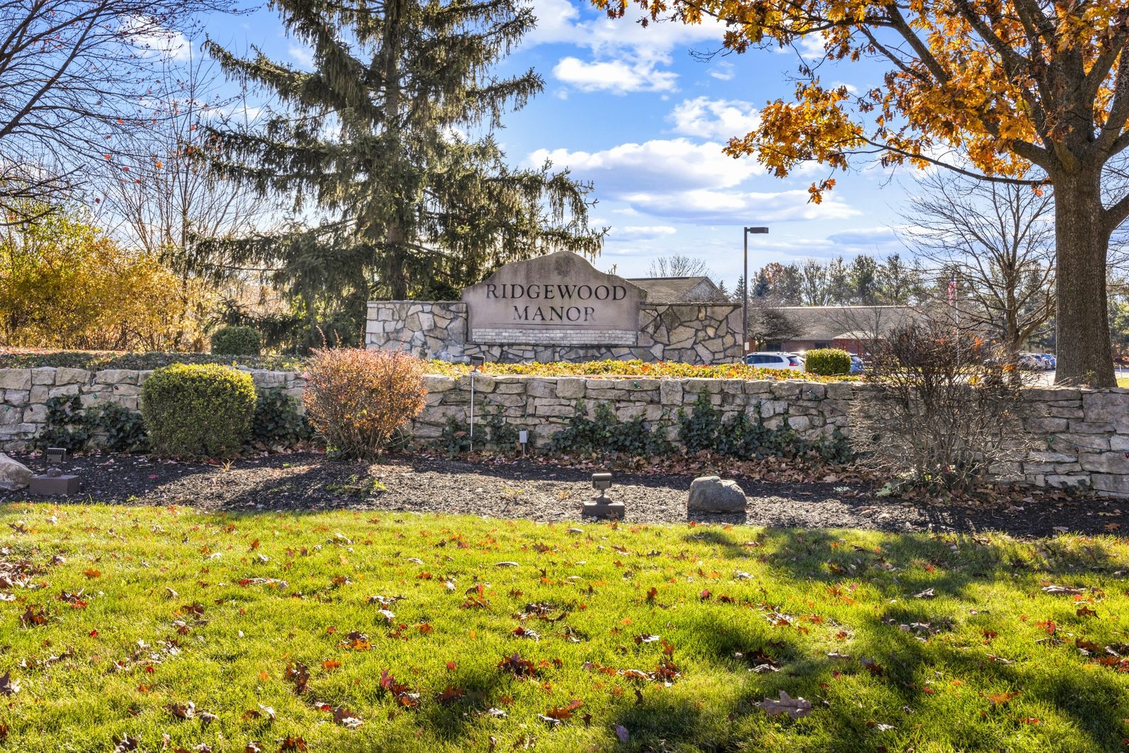 Ridgewood Manor photo 3
