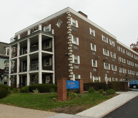 Golden Livingcenter-Lancaster