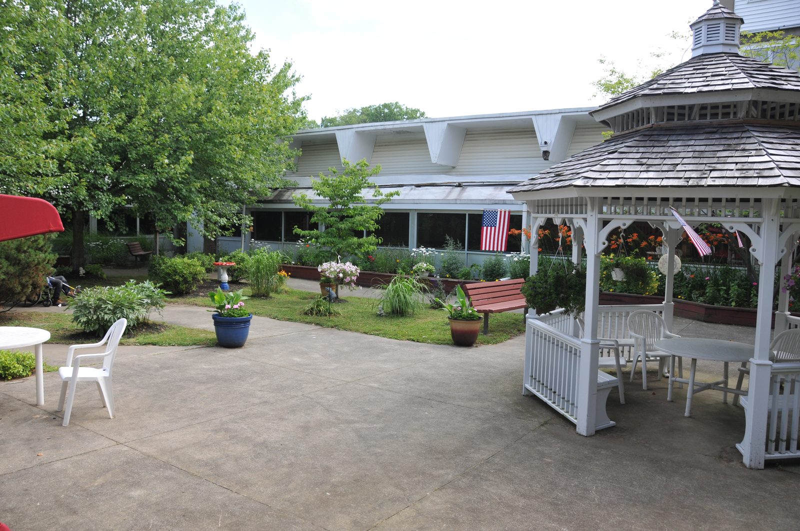 Pleasant Ridge Manor East/West photo 1