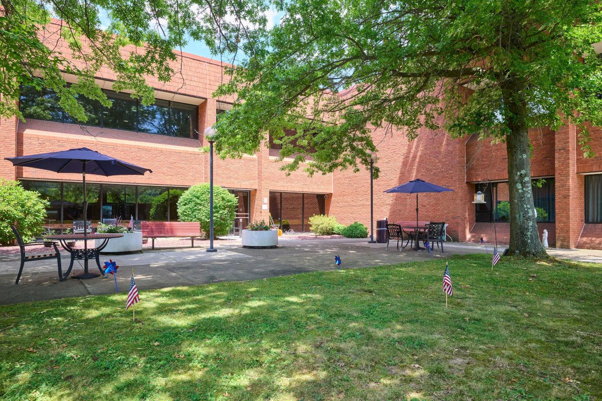 Forest Hills Rehabilitation & Healthcare Center photo 3