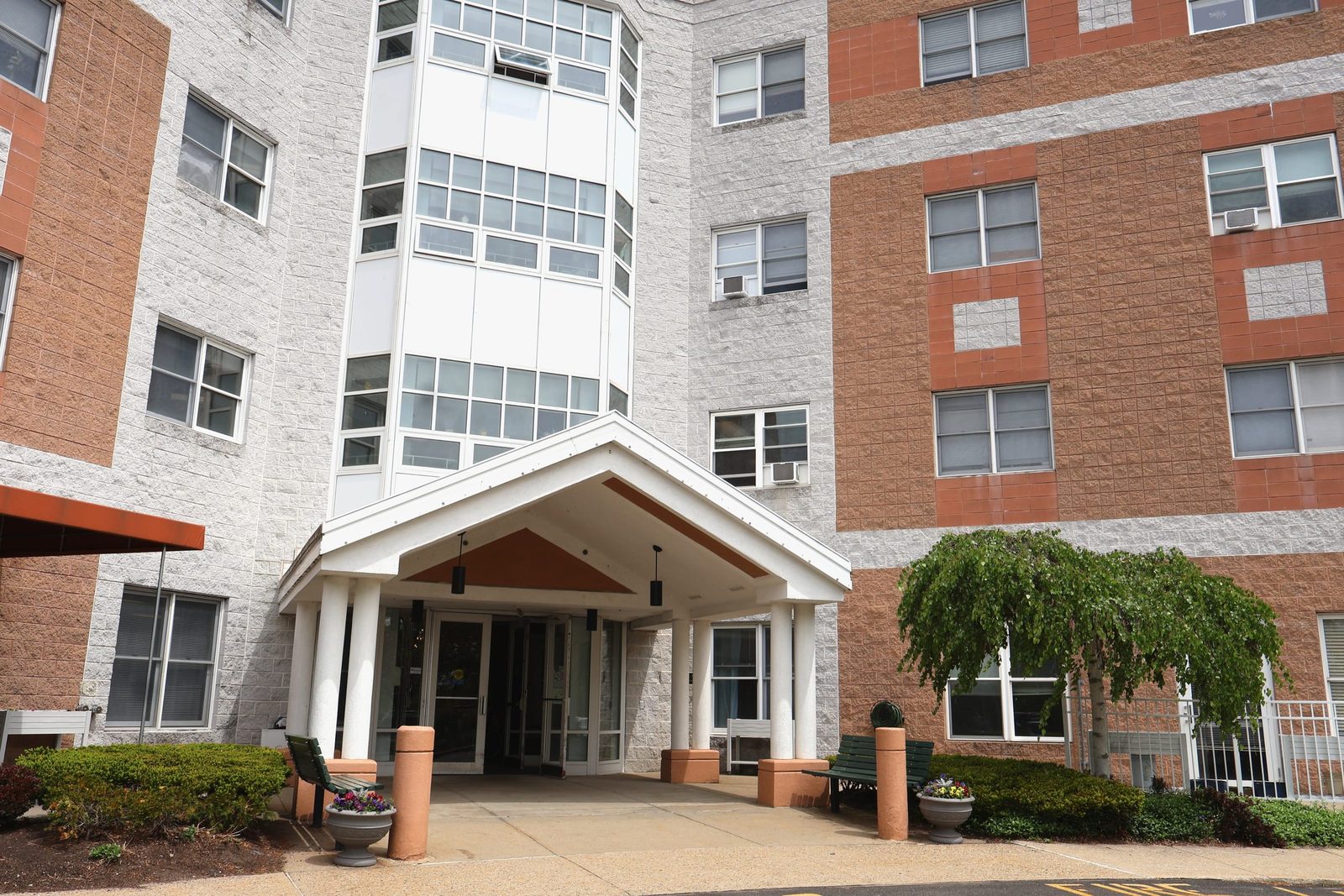Oakland Grove Health Care Center photo 1
