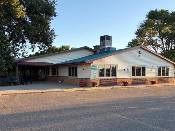 Oahe Manor photo 2