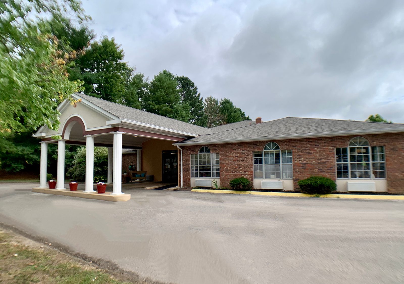 Decatur Wellness and Rehabilitation Center photo 1