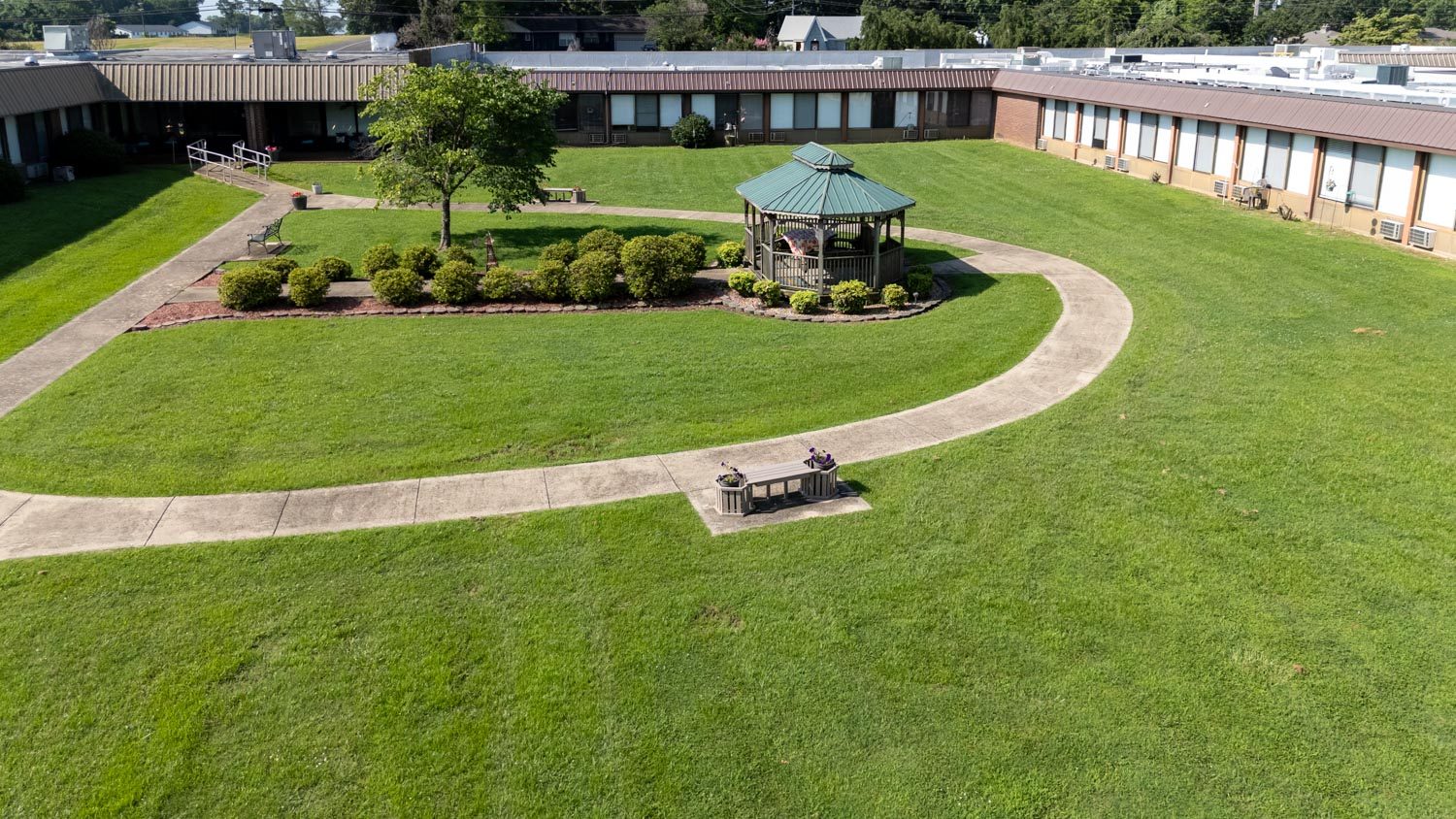 Union City Manor photo 2