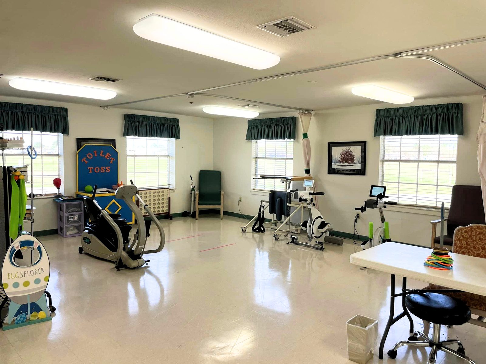 Arboretum Nursing and Rehabilitation Center of Winnie photo 4