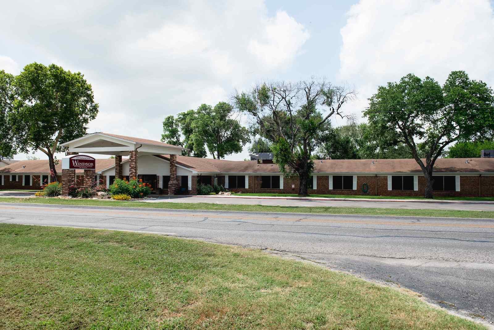 Windsor Nursing and Rehabilitation Center of Seguin photo 1