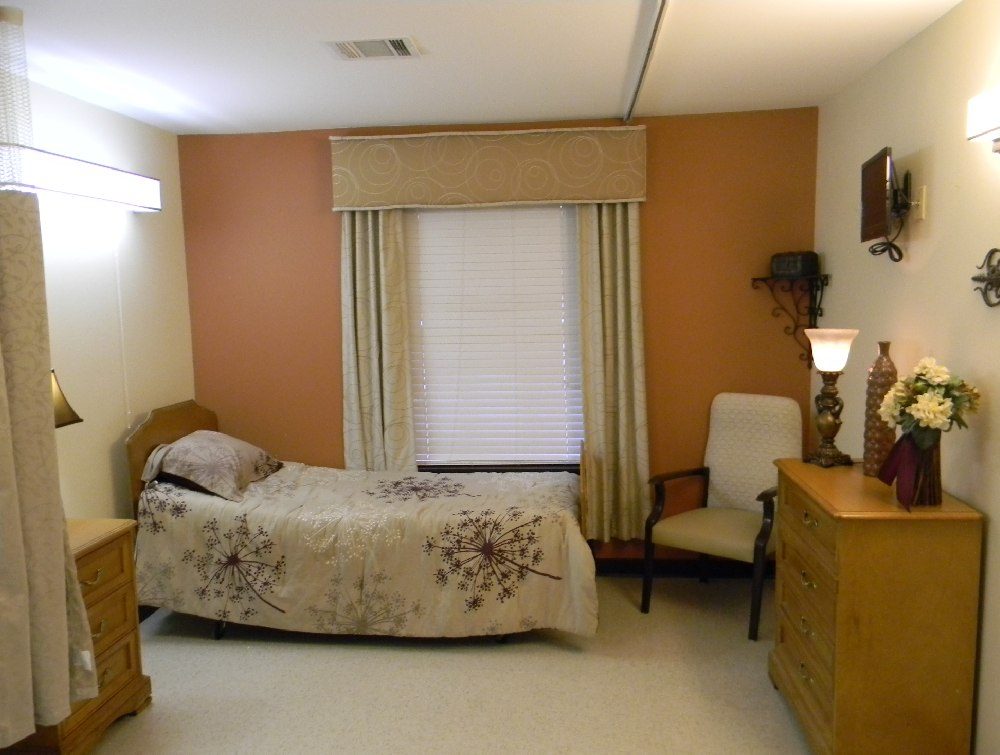 Colonial Manor Nursing Center photo 2
