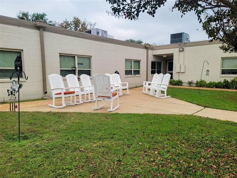 Gilmer Nursing & Rehabilitation photo 4