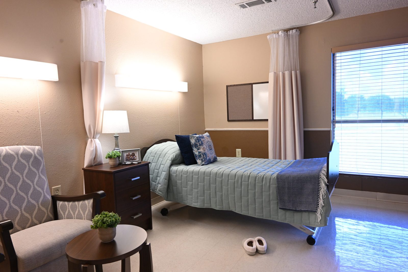 Windsor Nursing and Rehabilitation Center of San Diego photo 5