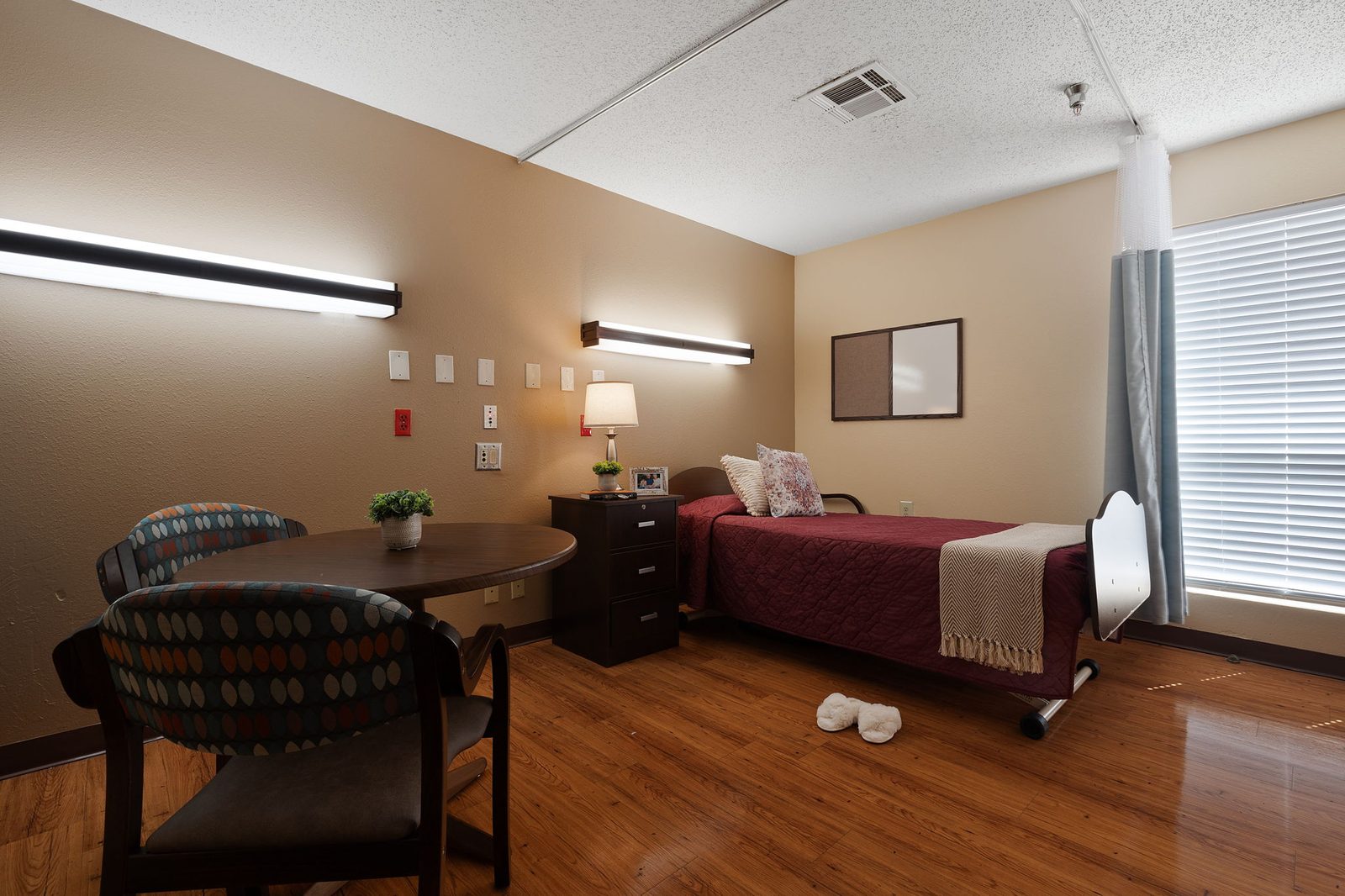 Windsor Las Palmas Nursing and Rehabilitation Center photo 5