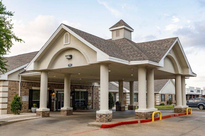 Legend Oaks Healthcare And Rehabilitation Center - photo 5