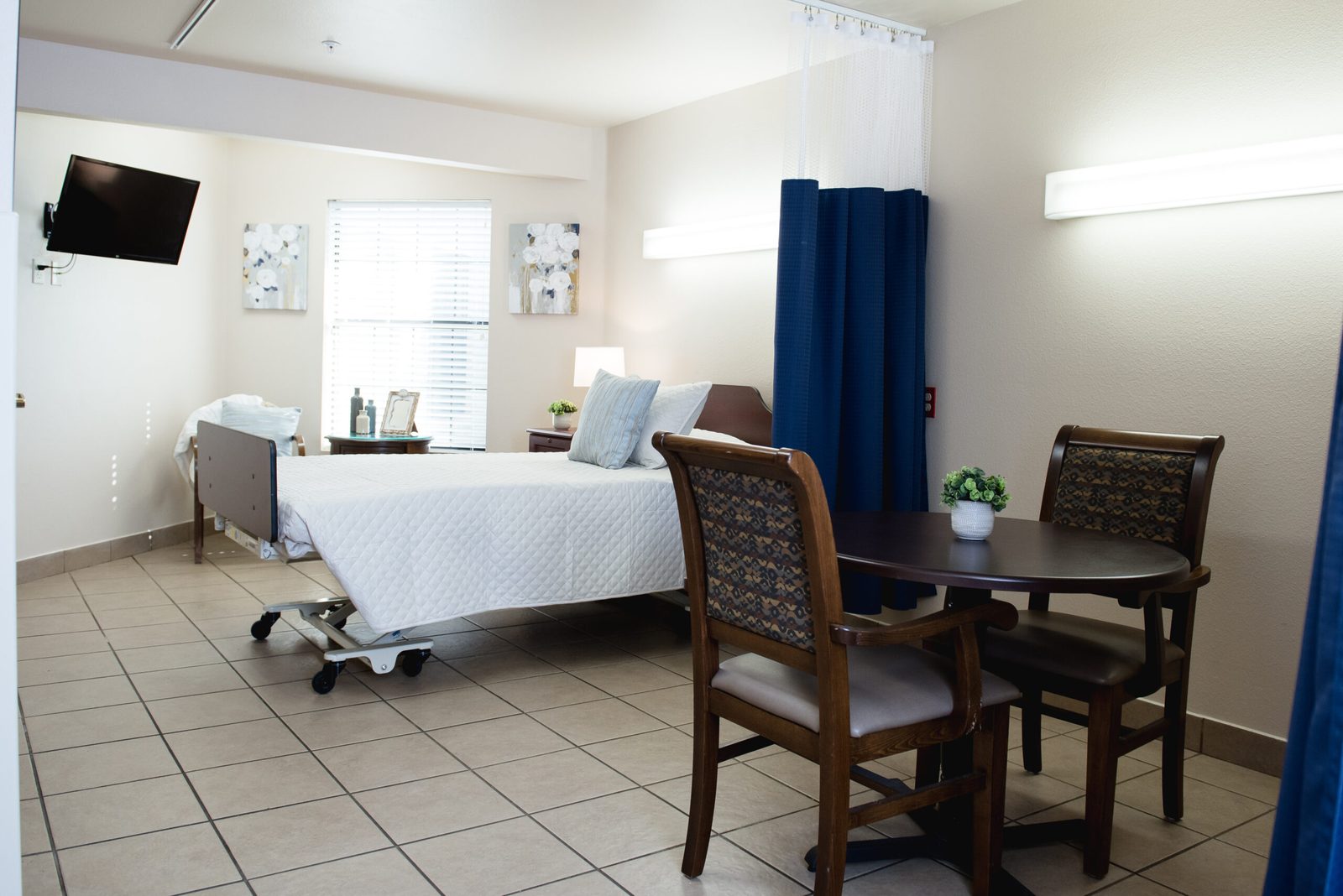 Pearsall Nursing and Rehabilitation Center photo 4