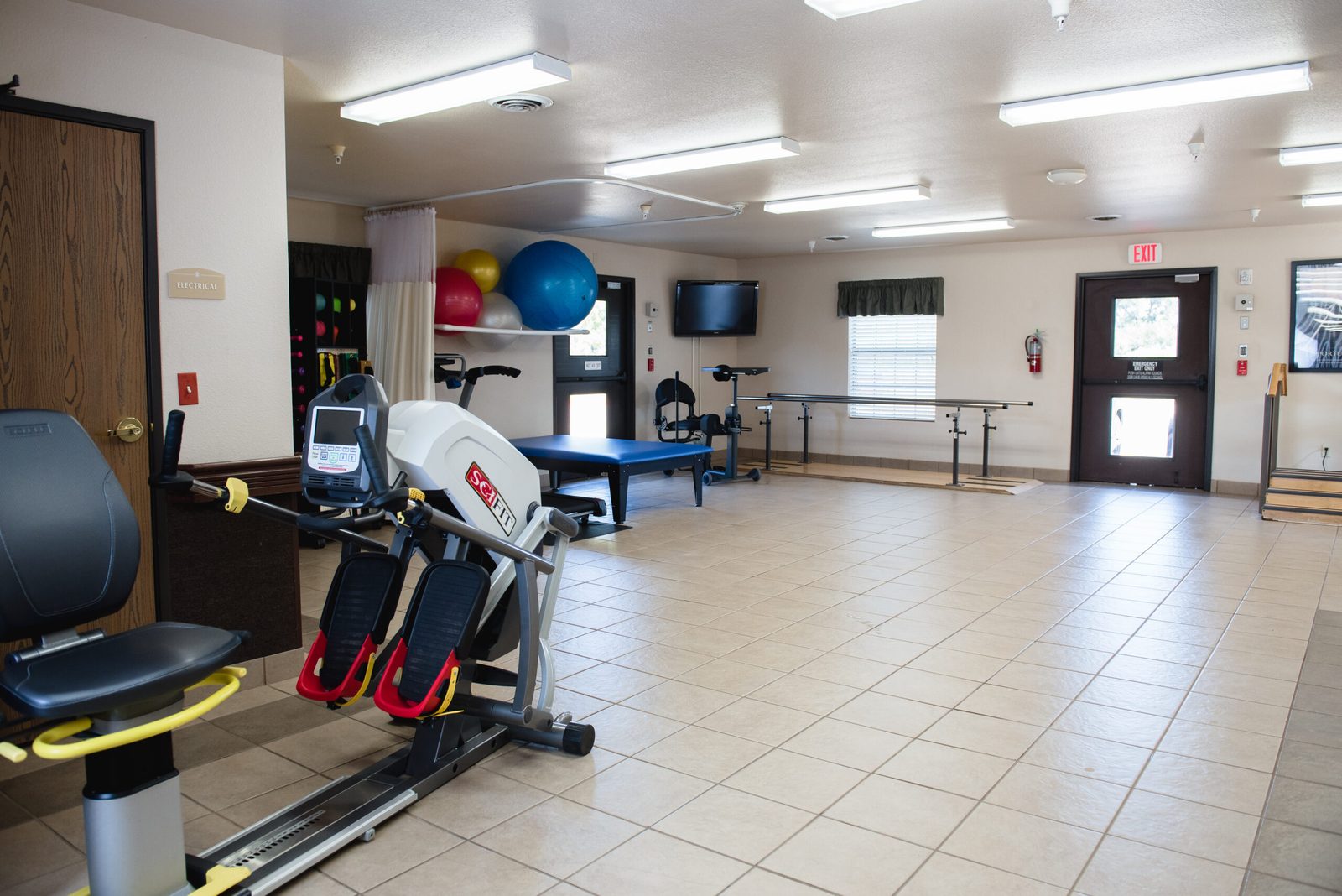 Pearsall Nursing and Rehabilitation Center photo 5