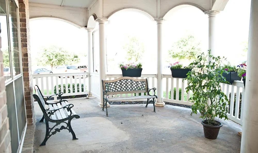 Rambling Oaks Courtyard Extensive Care Community photo 4