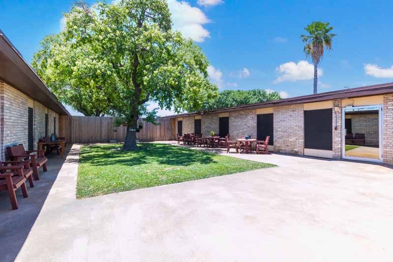 Retama Manor Nursing Center/Laredo-West photo 1