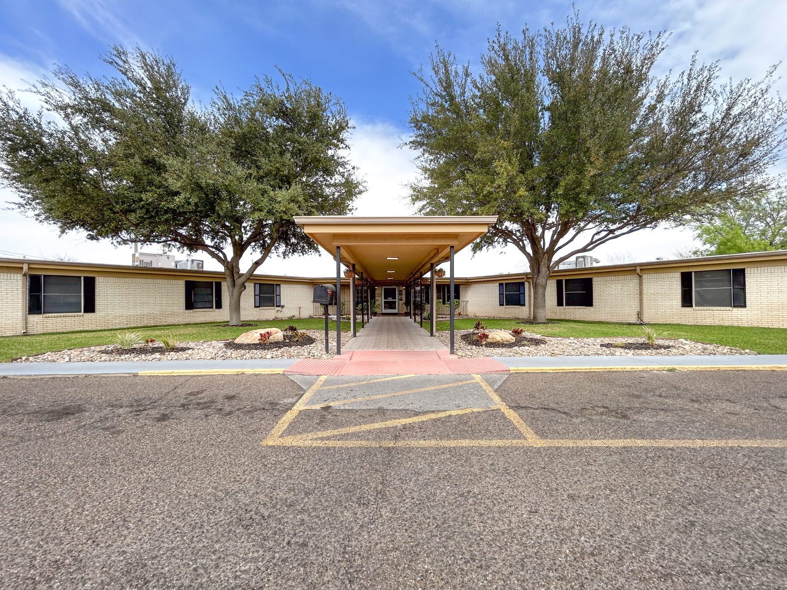 Laredo South Nursing and Rehabilitation Center photo 4