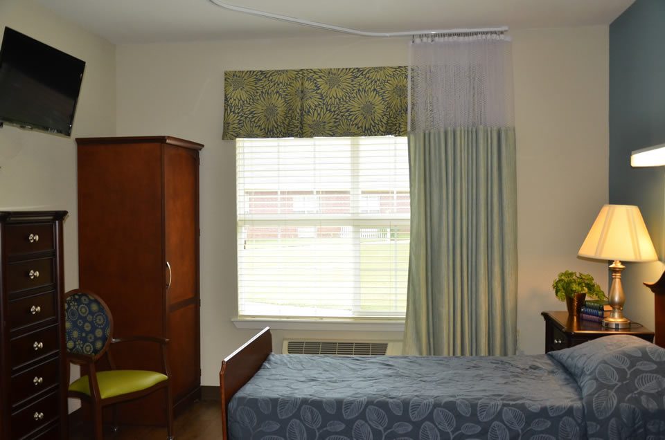 Reunion Plaza Senior Care and Rehabilitation Center photo 4