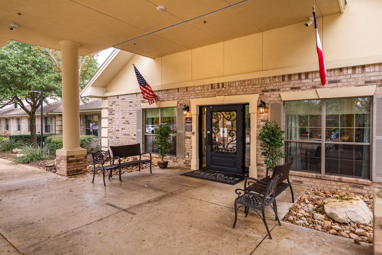 West Oaks Rehabilitation And Healthcare Center photo 2