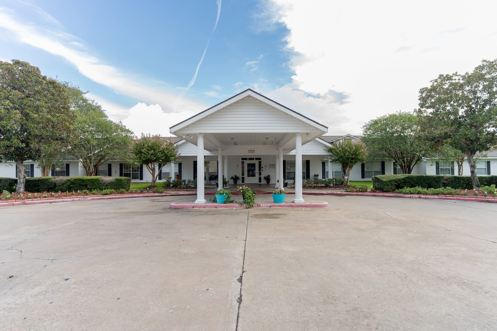 West Oaks Nursing & Rehabilitation