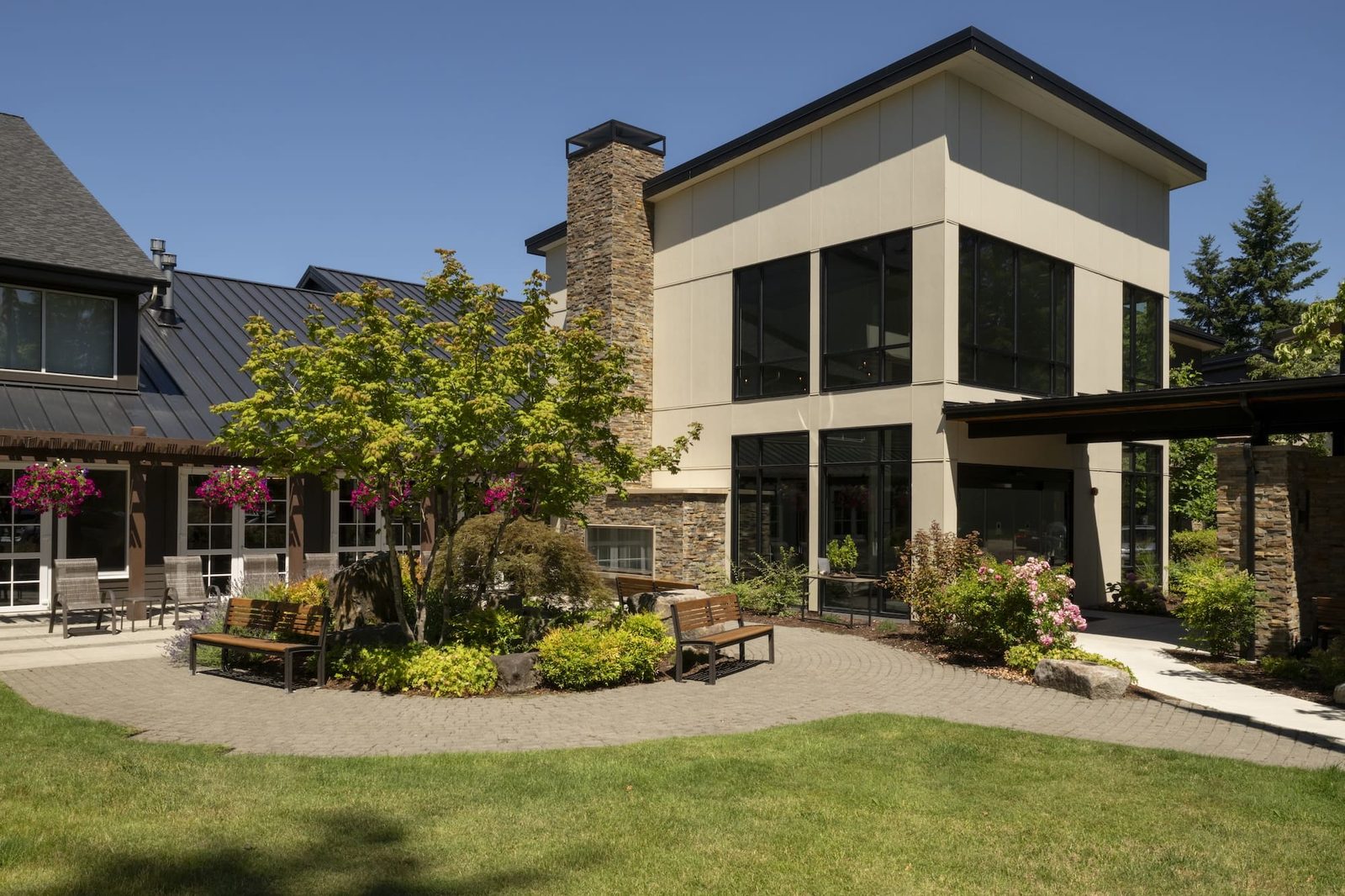 Emerald Heights photo 3