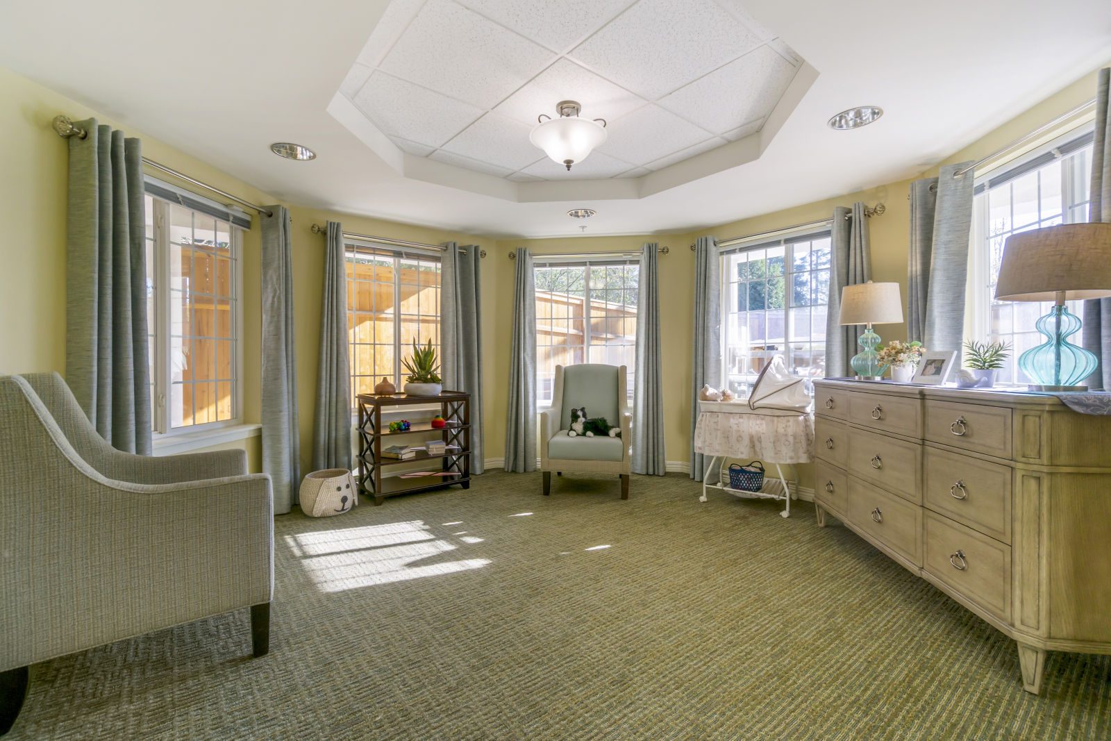Hallmark Manor photo 2