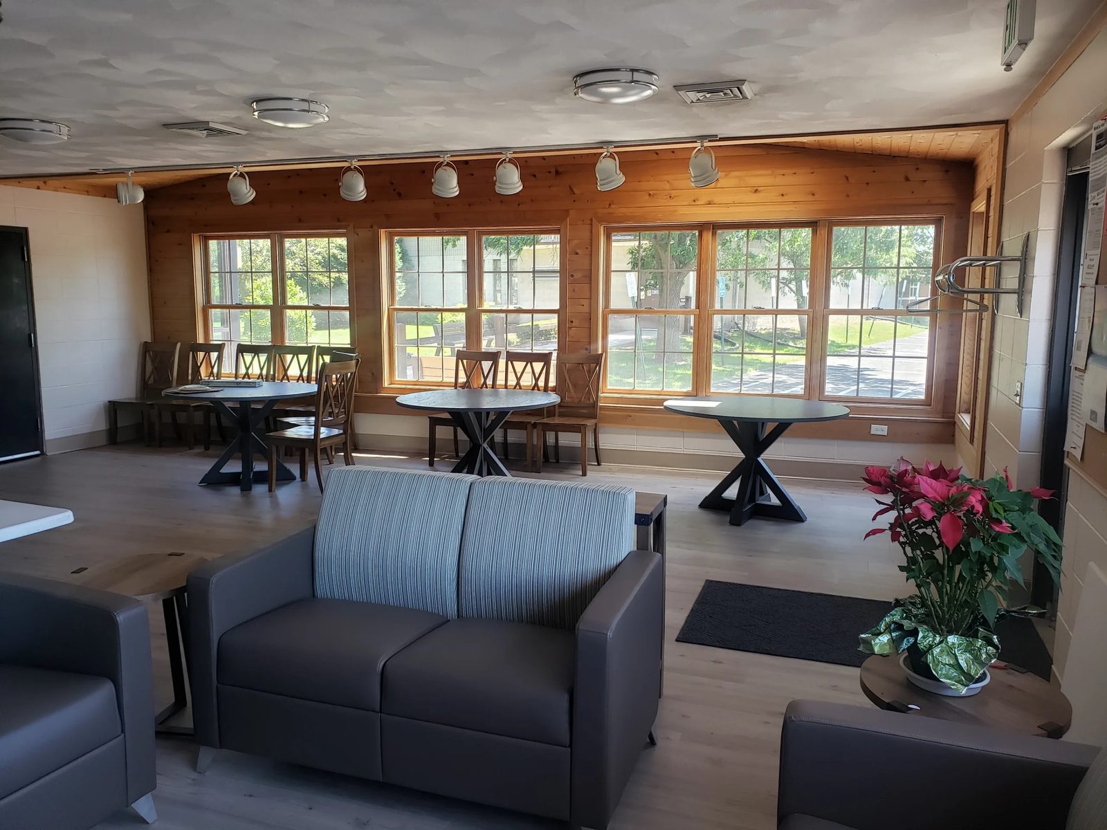New Glarus Home photo 1