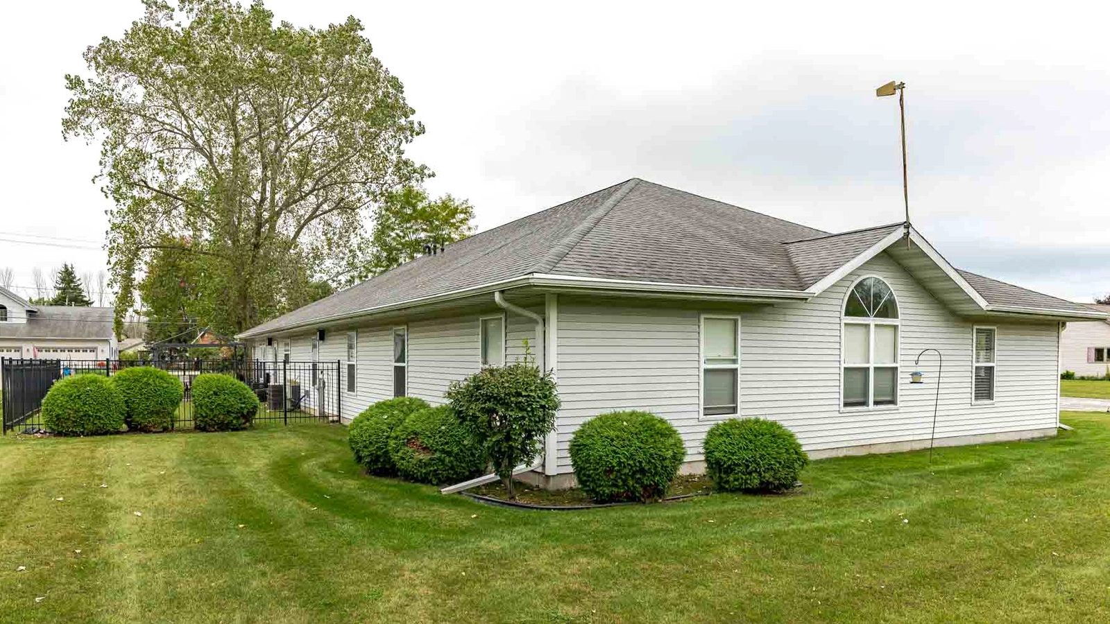 Dimensions Living Manitowoc photo 4