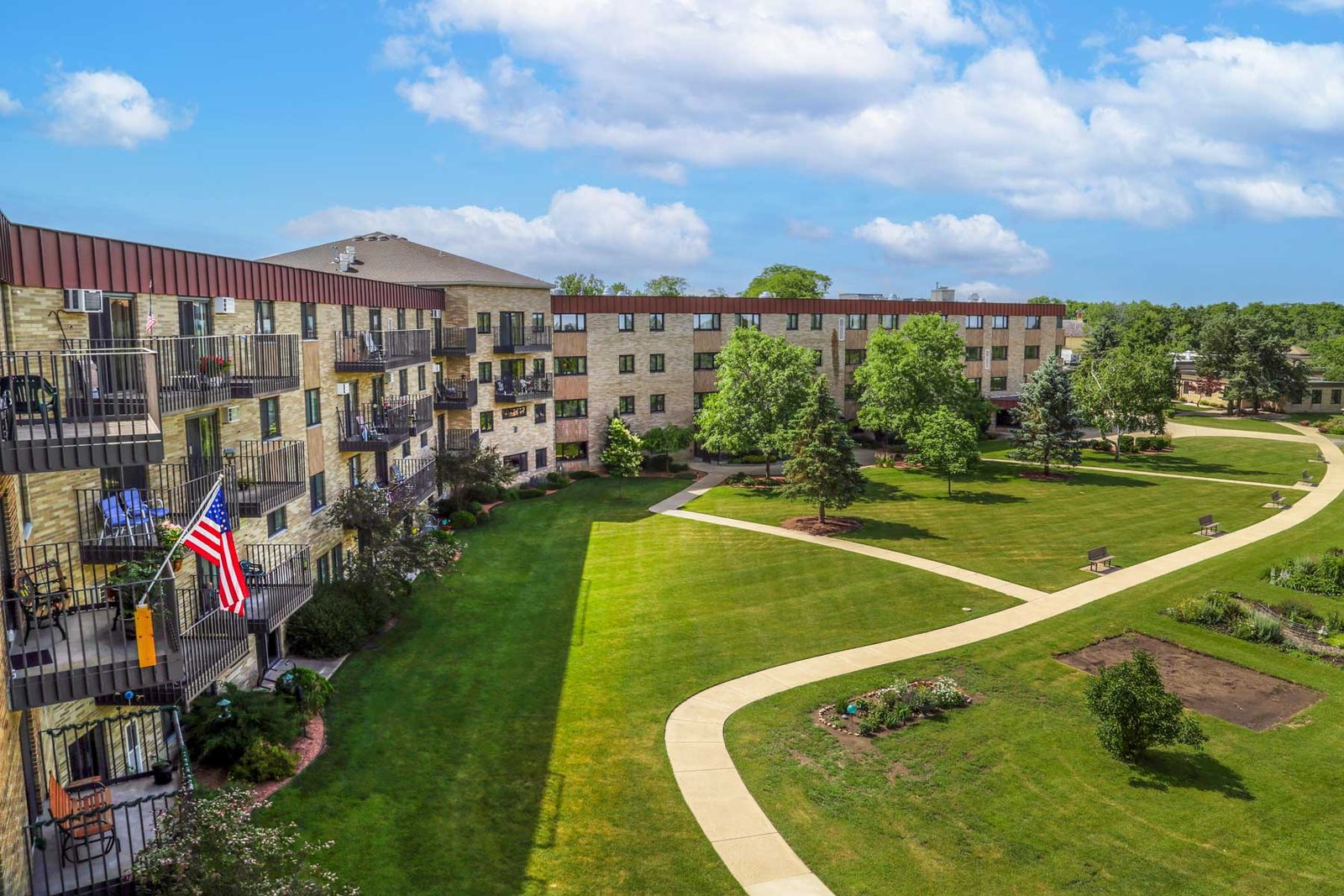 Cedar Crest Waterford Place Apartments photo 1