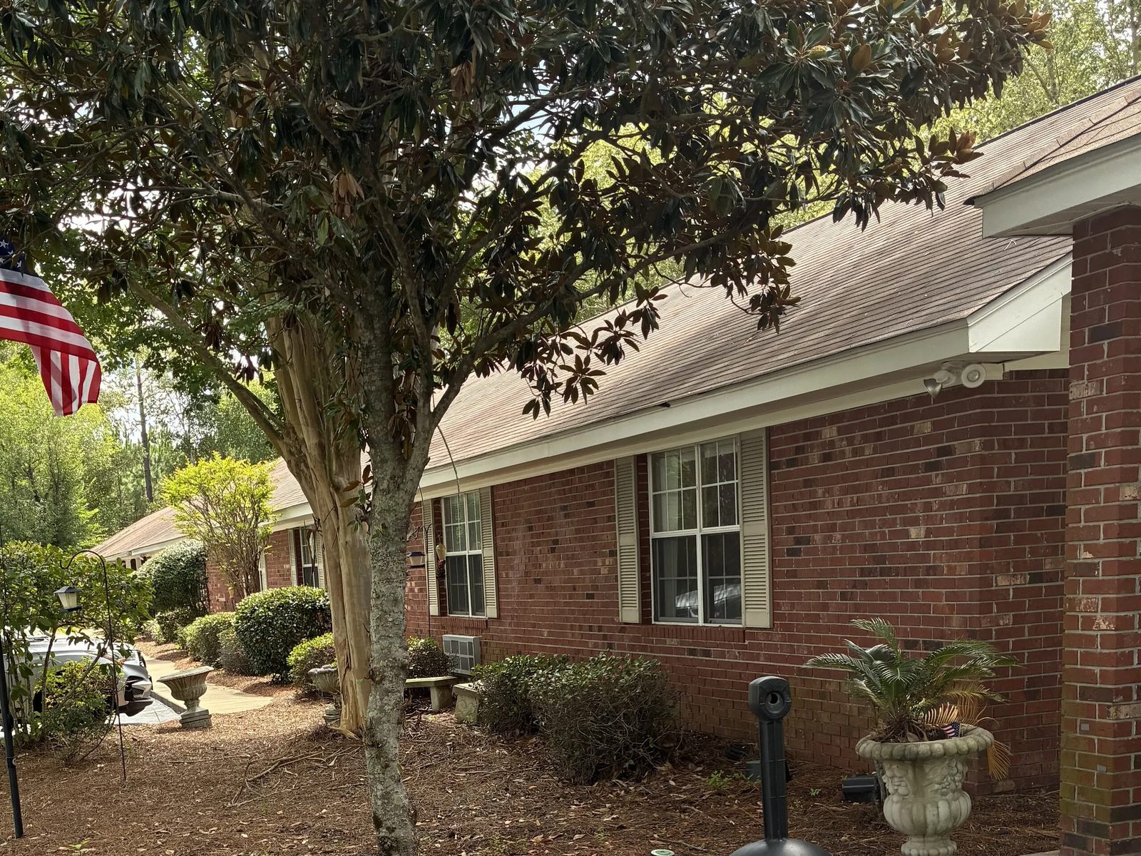 202 Bryant photo 1