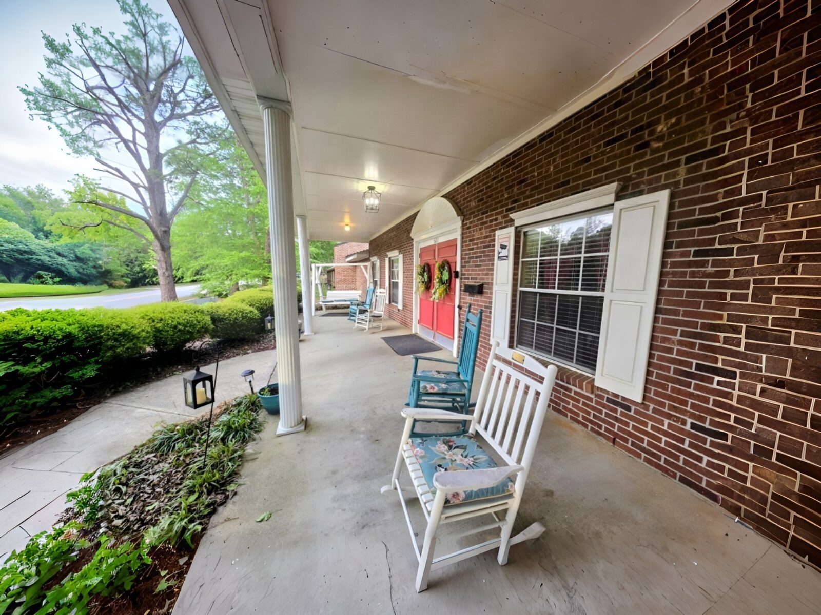 Lawndale Manor photo 1