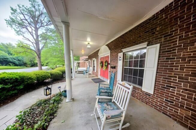 Lawndale Manor photo 4