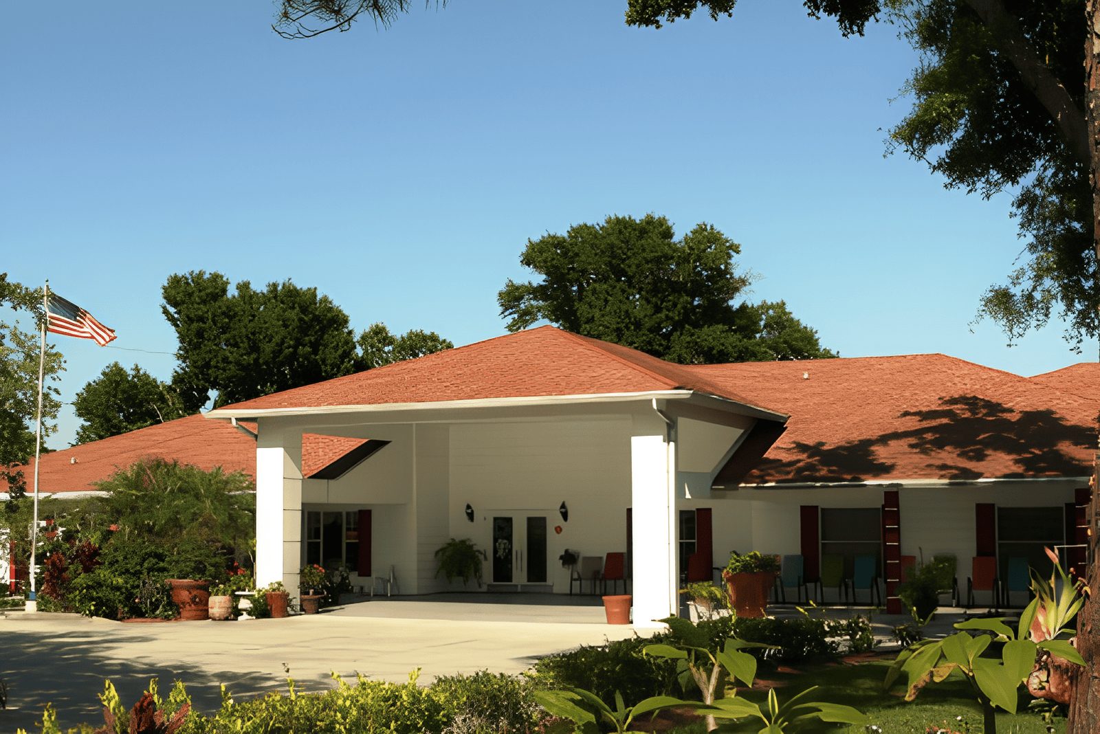 Royal Oaks Manor photo 1