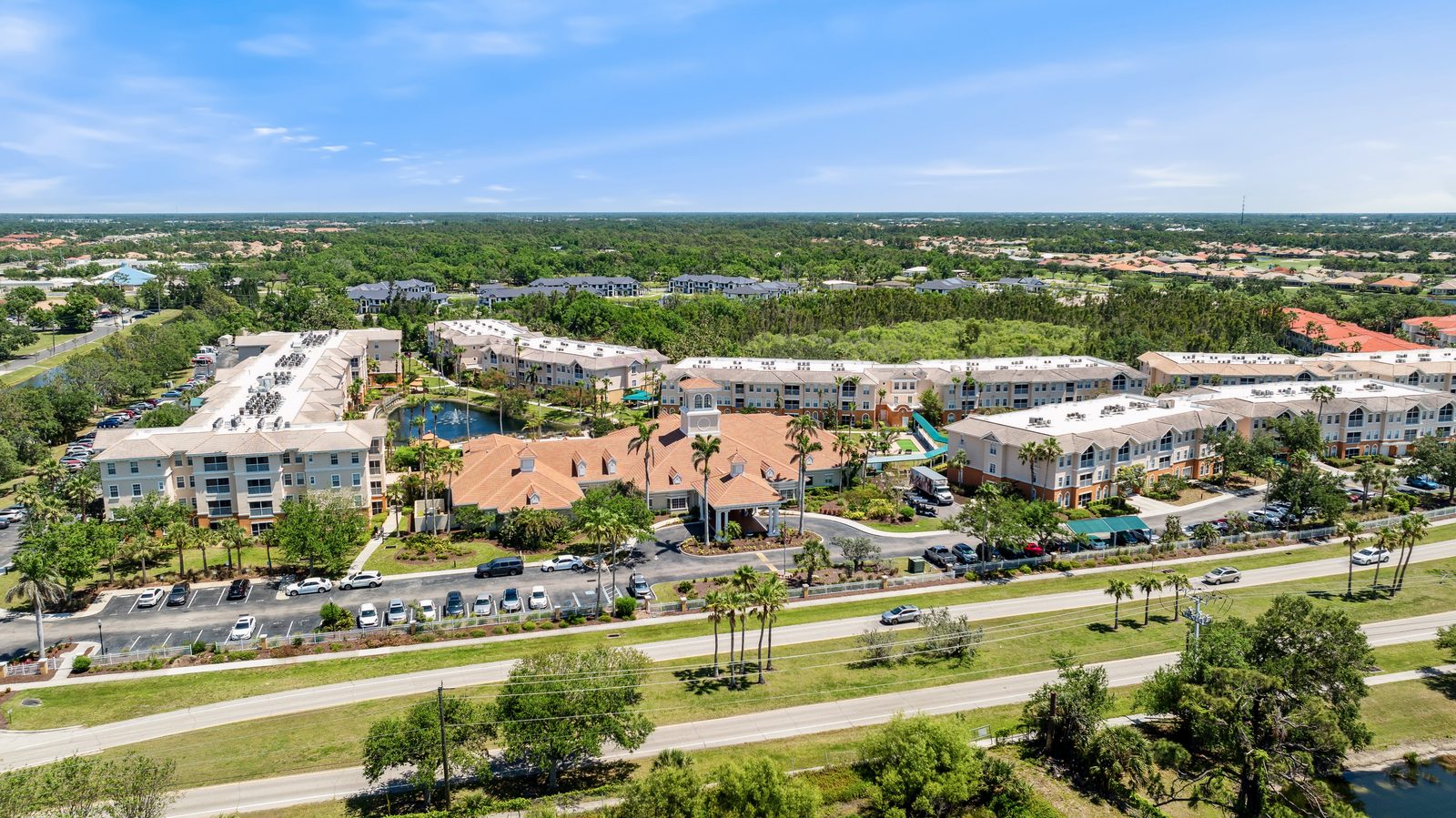 Pelican Pointe photo 2