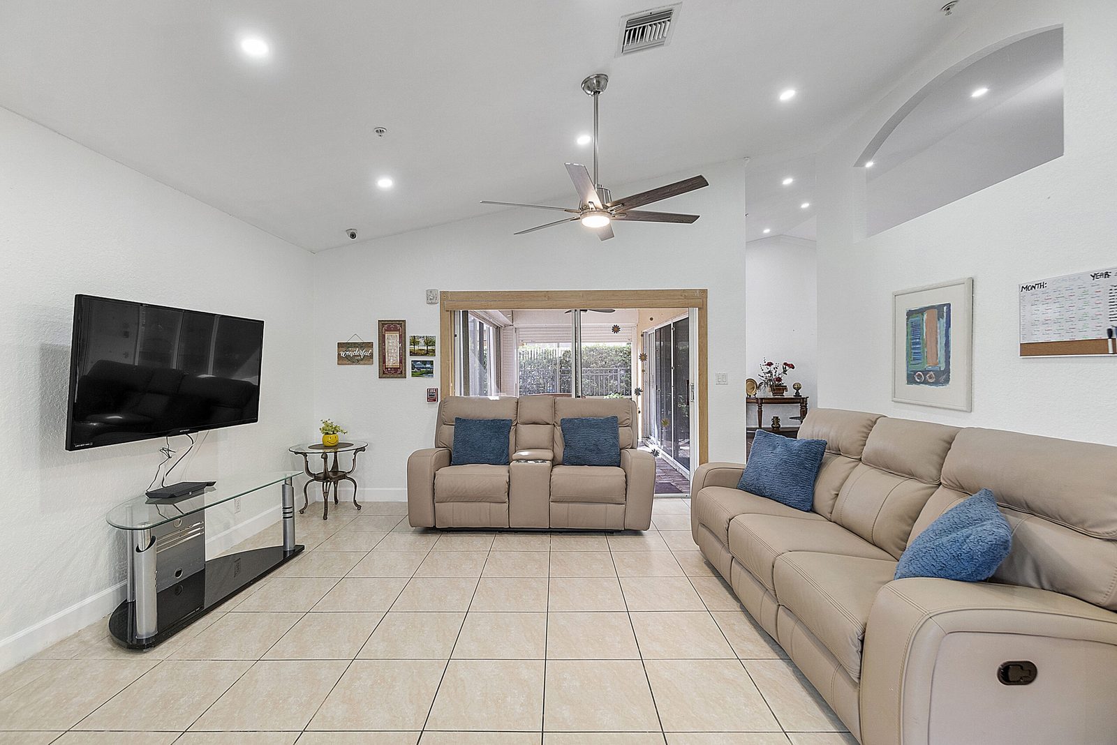 Royal Living at Coconut Creek photo 2