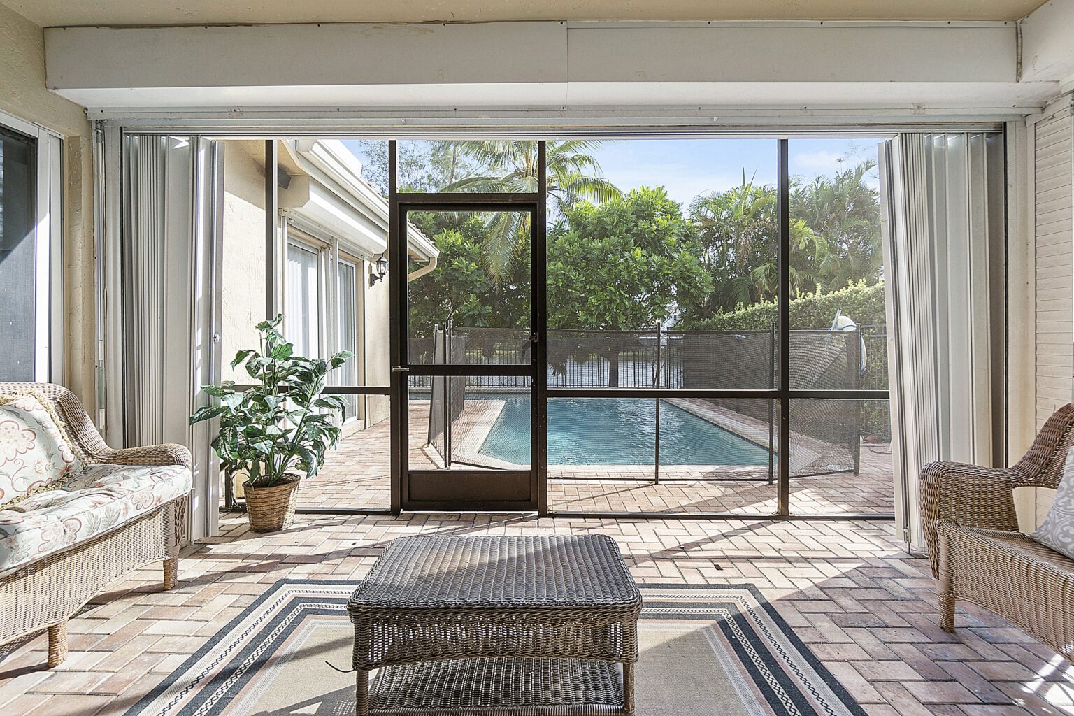 Royal Living at Coconut Creek photo 4