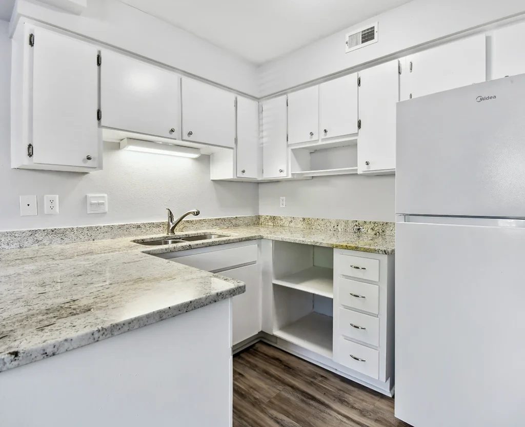 Oak Manor Senior Living Community photo 2
