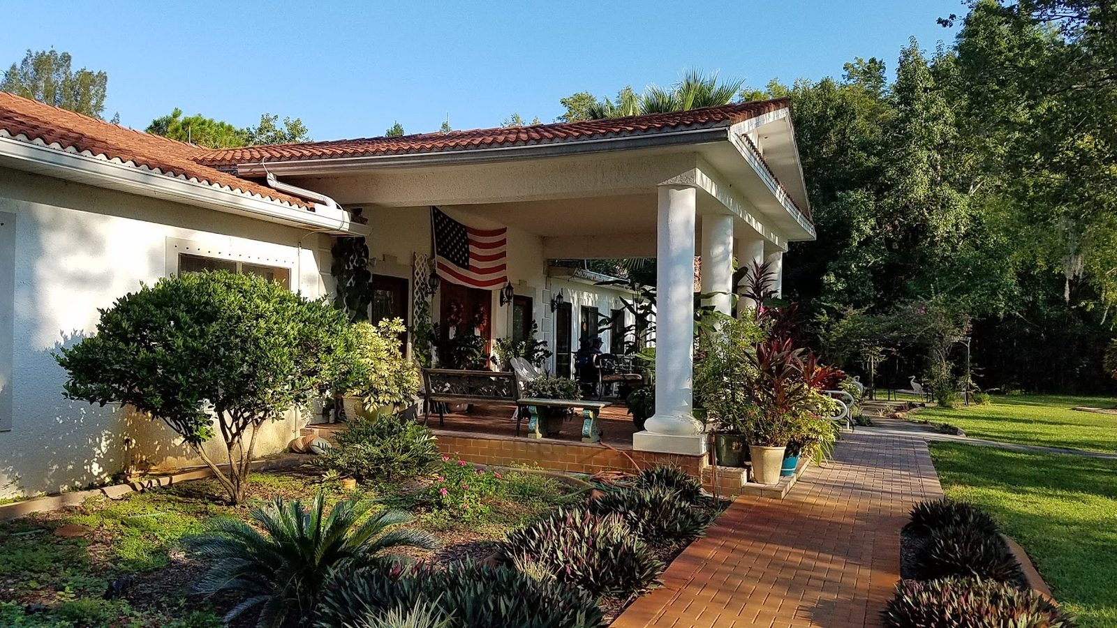 East Lake Manor photo 1