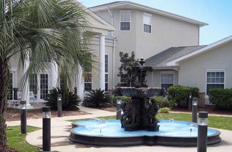 Gulf Breeze Courtyard