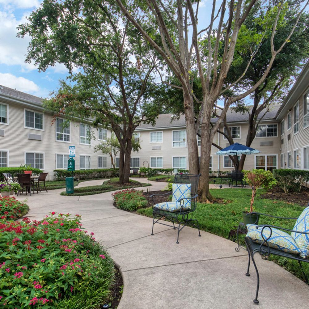Juniper Village at Preston Hollow photo 2