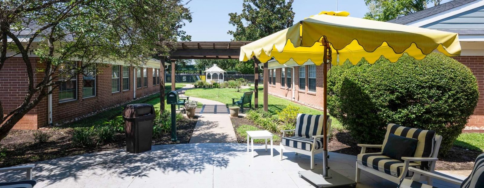 The Auberge at Sugarland a Memory Care Community photo 3