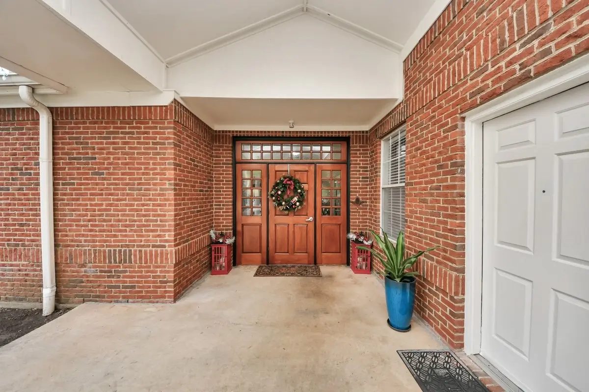 Barton House photo 1