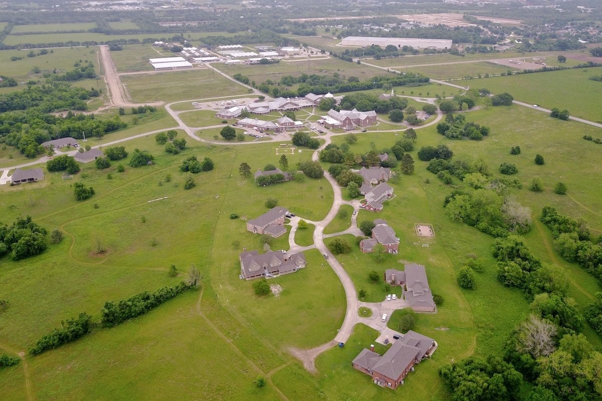 Meadows Home photo 2