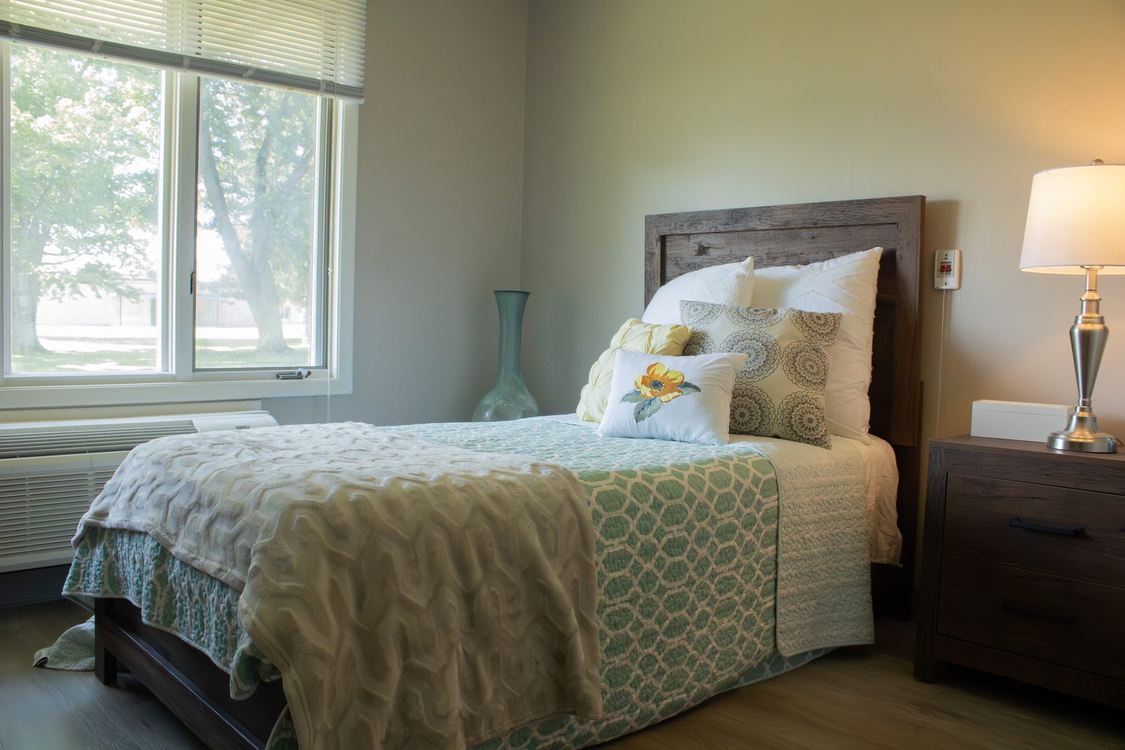 Bassett Manor photo 1
