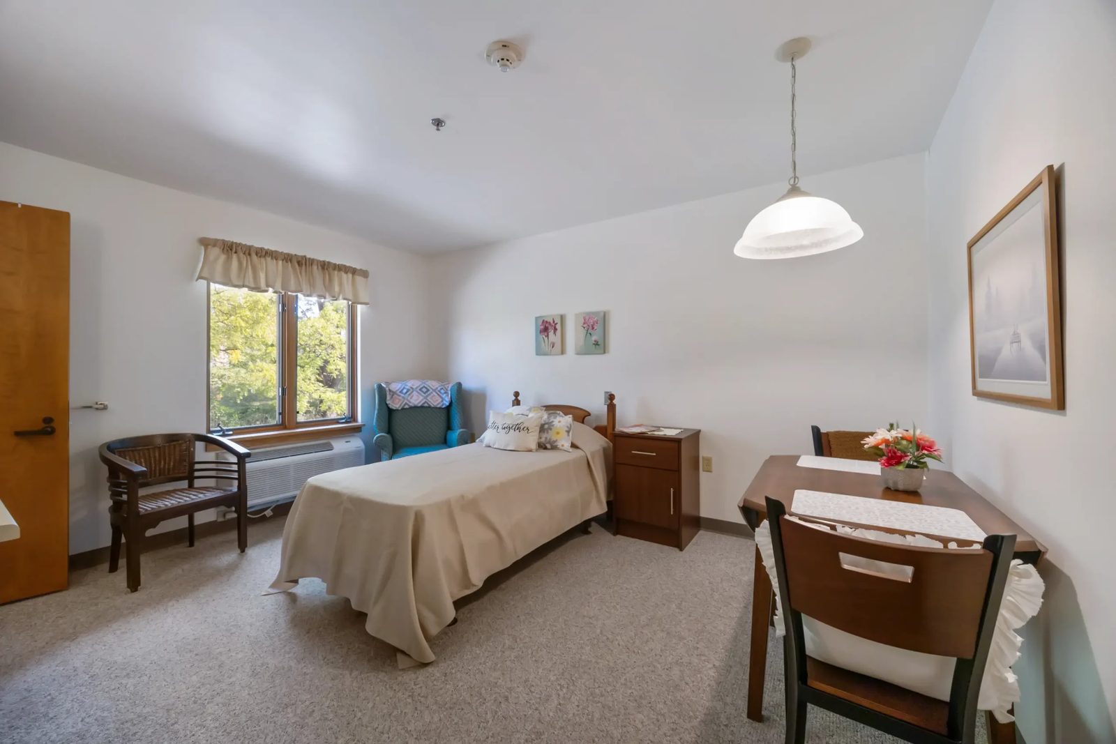Clinton Crest Manor photo 1